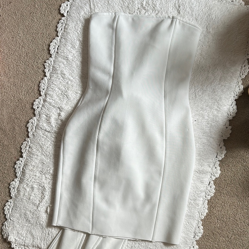Strapless White Bodycon Dress - Classic Elegant Silhouette